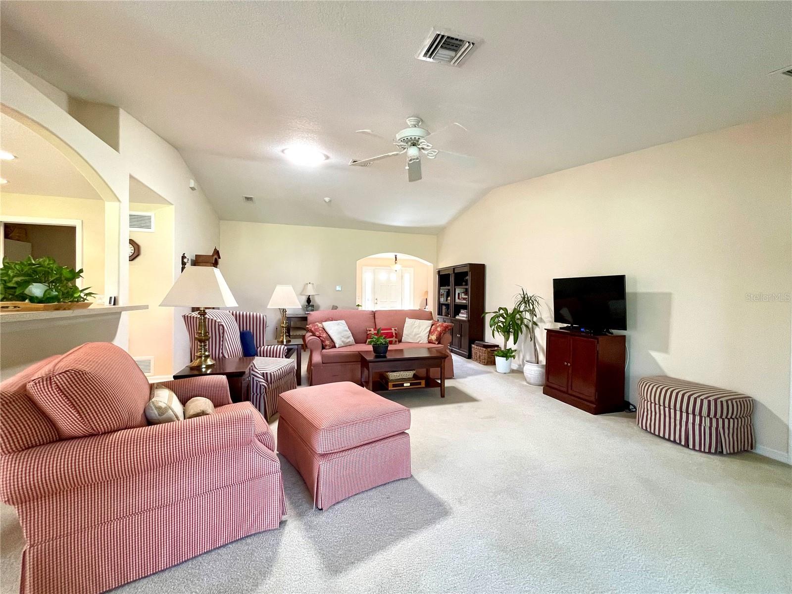 Image 16 of 67 For 15822 16th Avenue Road