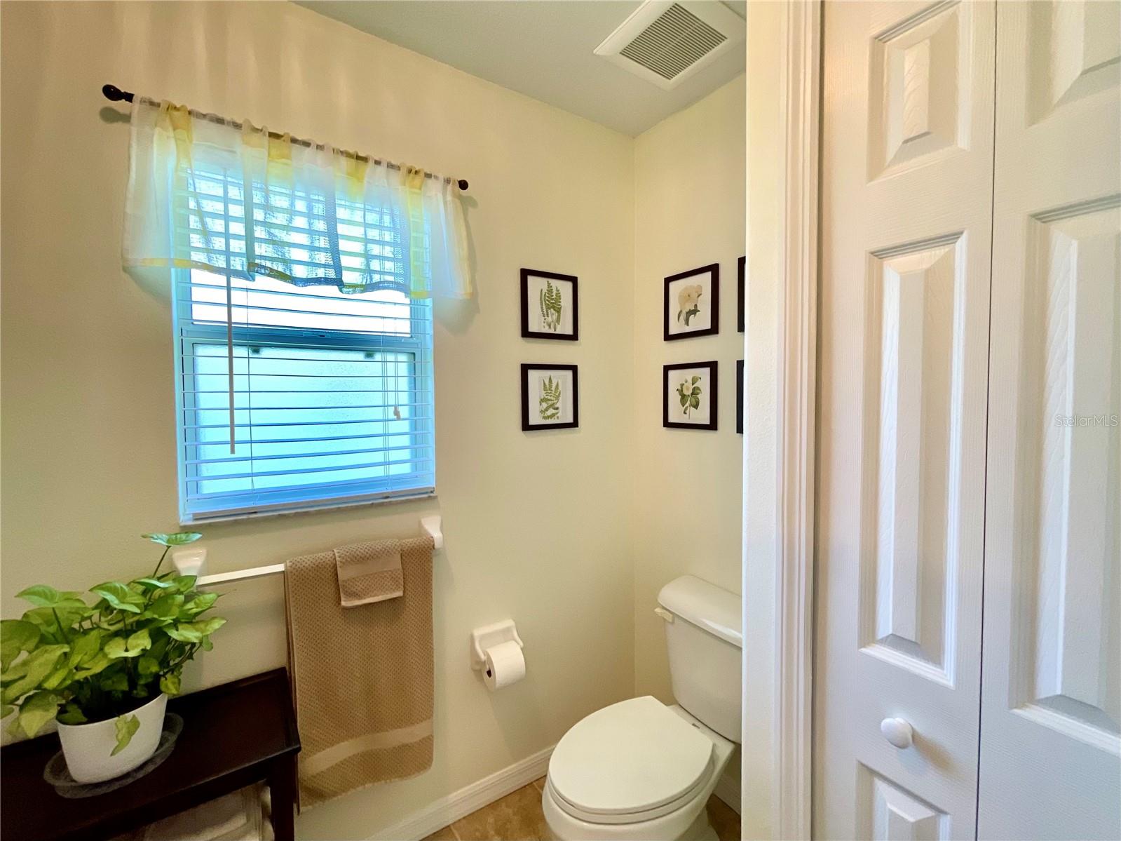 Image 36 of 67 For 15822 16th Avenue Road