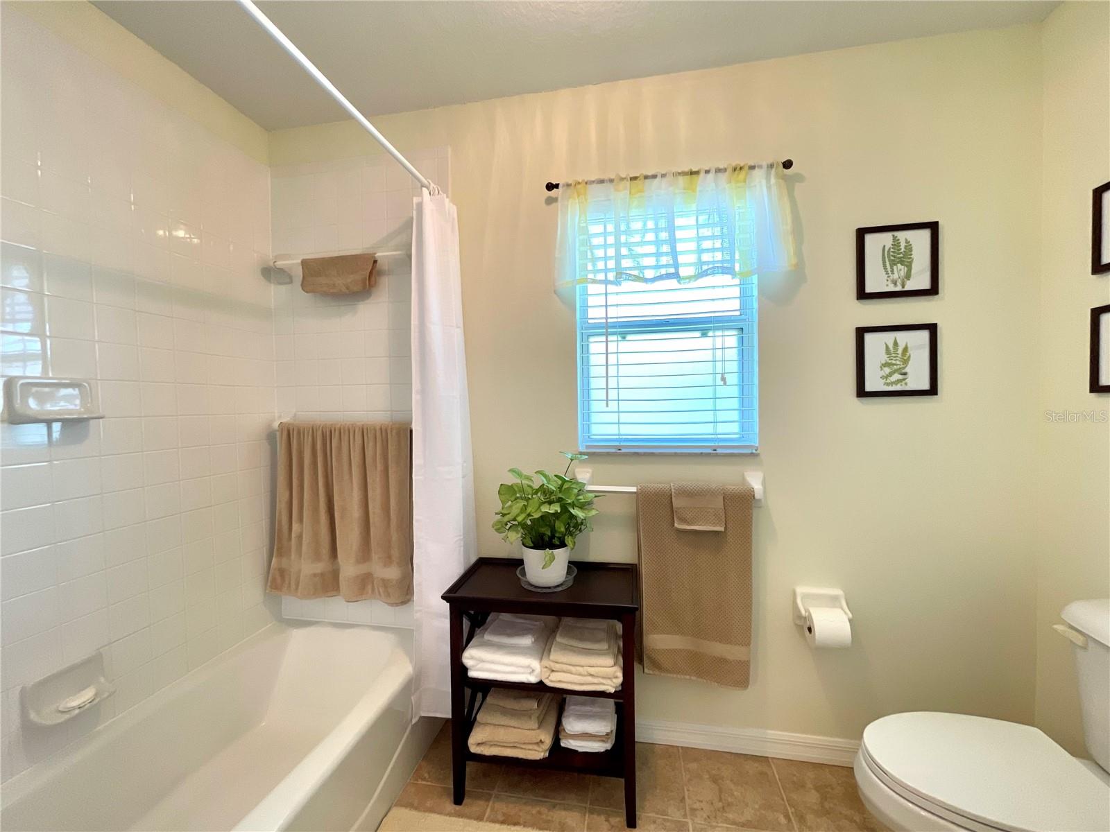 Image 37 of 67 For 15822 16th Avenue Road