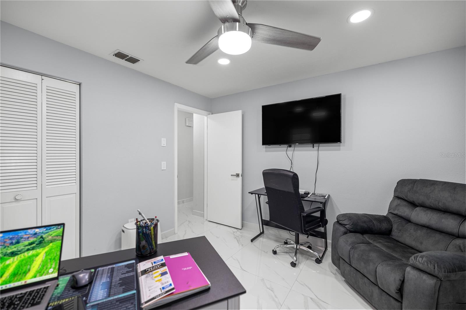 Image 18 of 36 For 2201 45th Street