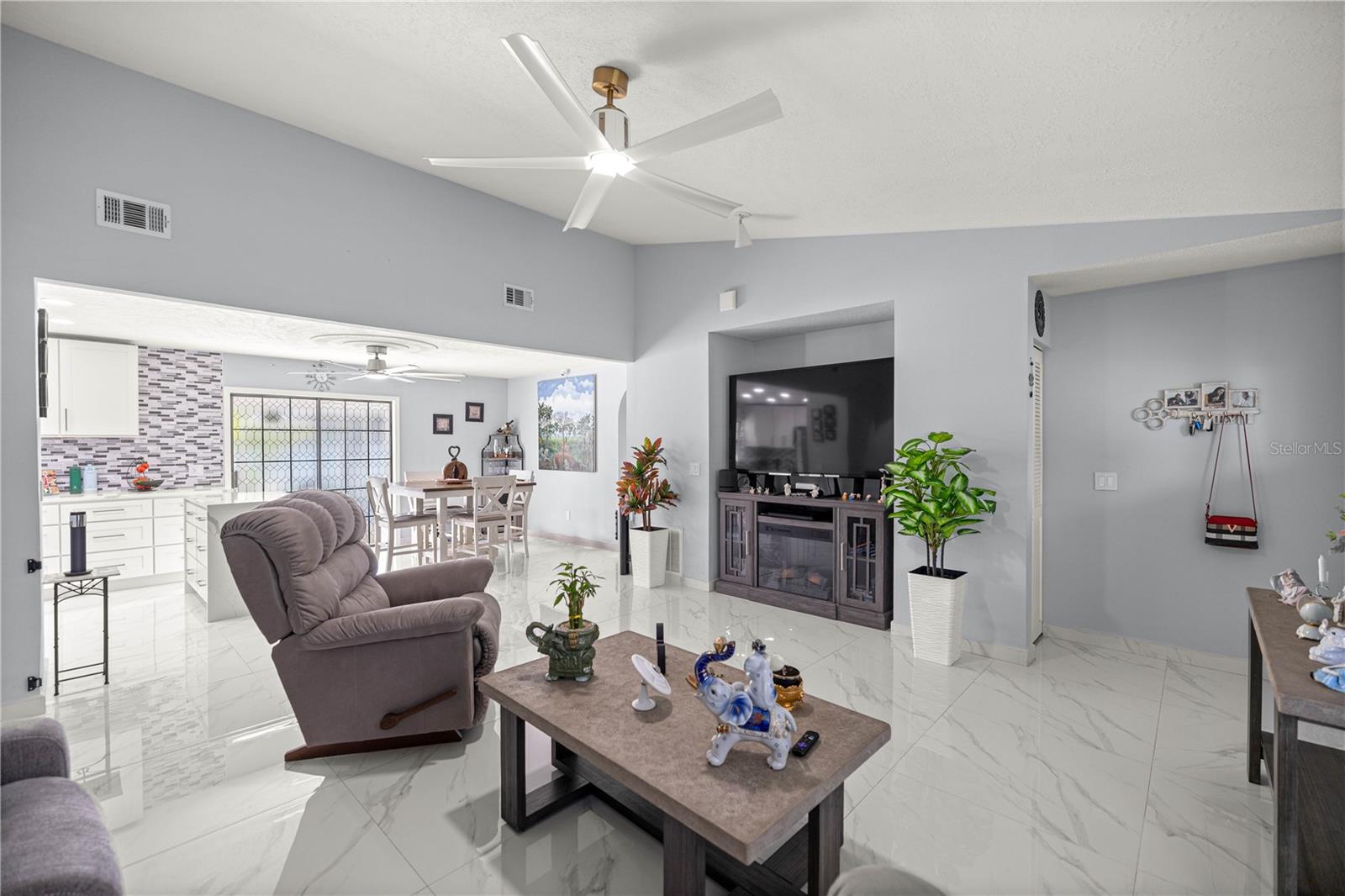 Image 5 of 36 For 2201 45th Street