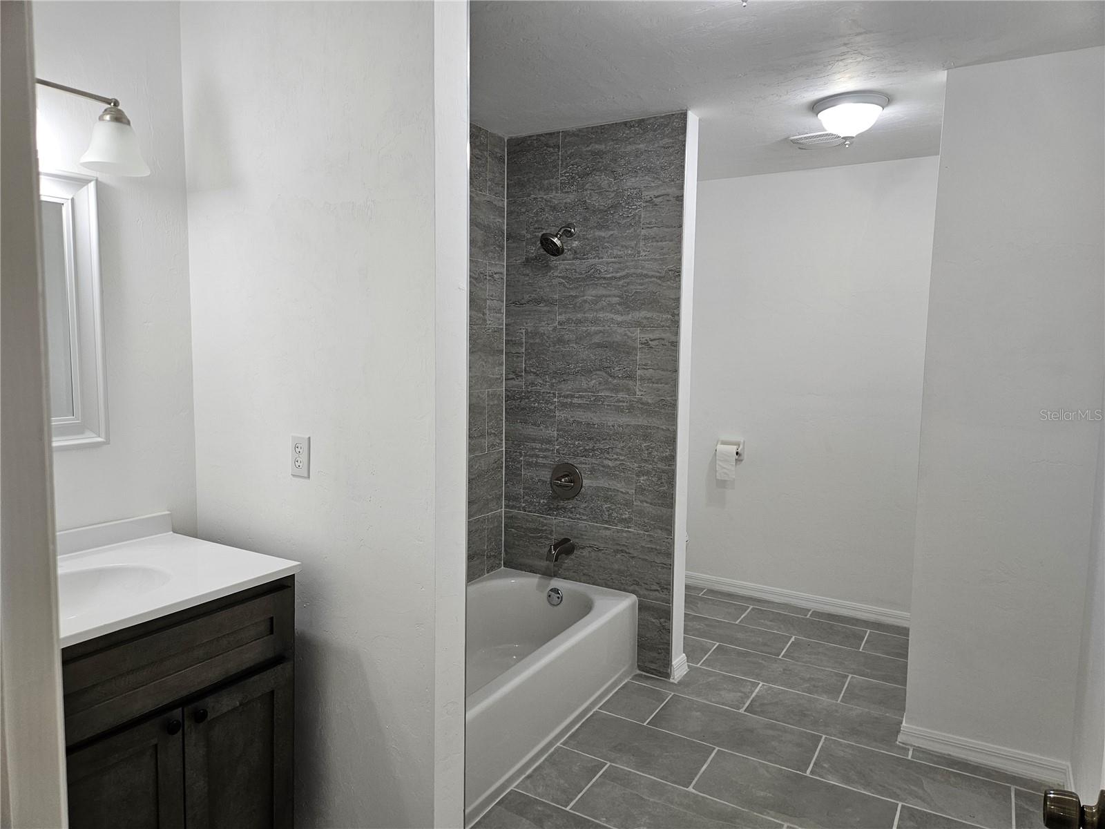 Image 23 of 27 For 51 10th Street