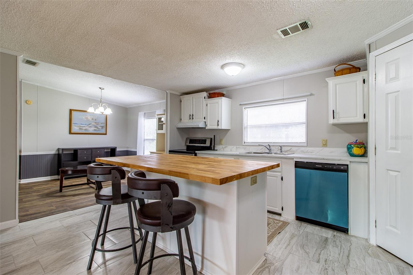 Image 19 of 63 For 25836 Manhattan Lane