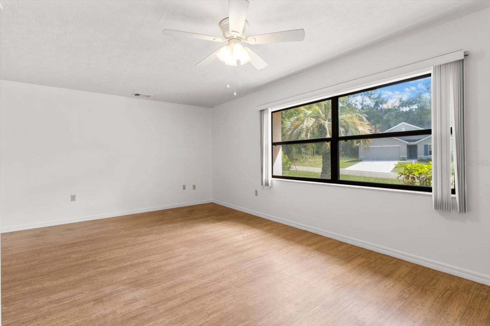 Listing photo id 7 for 8624 Dove Orchid Drive