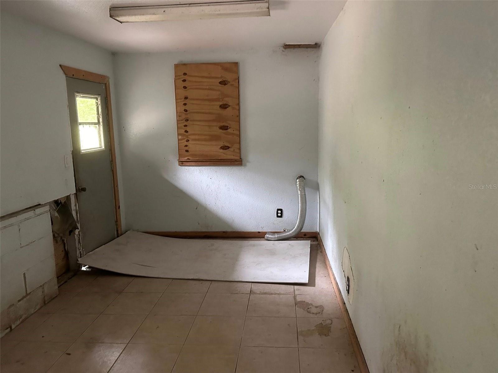 Image 11 of 26 For 2060 Mary Lue Street