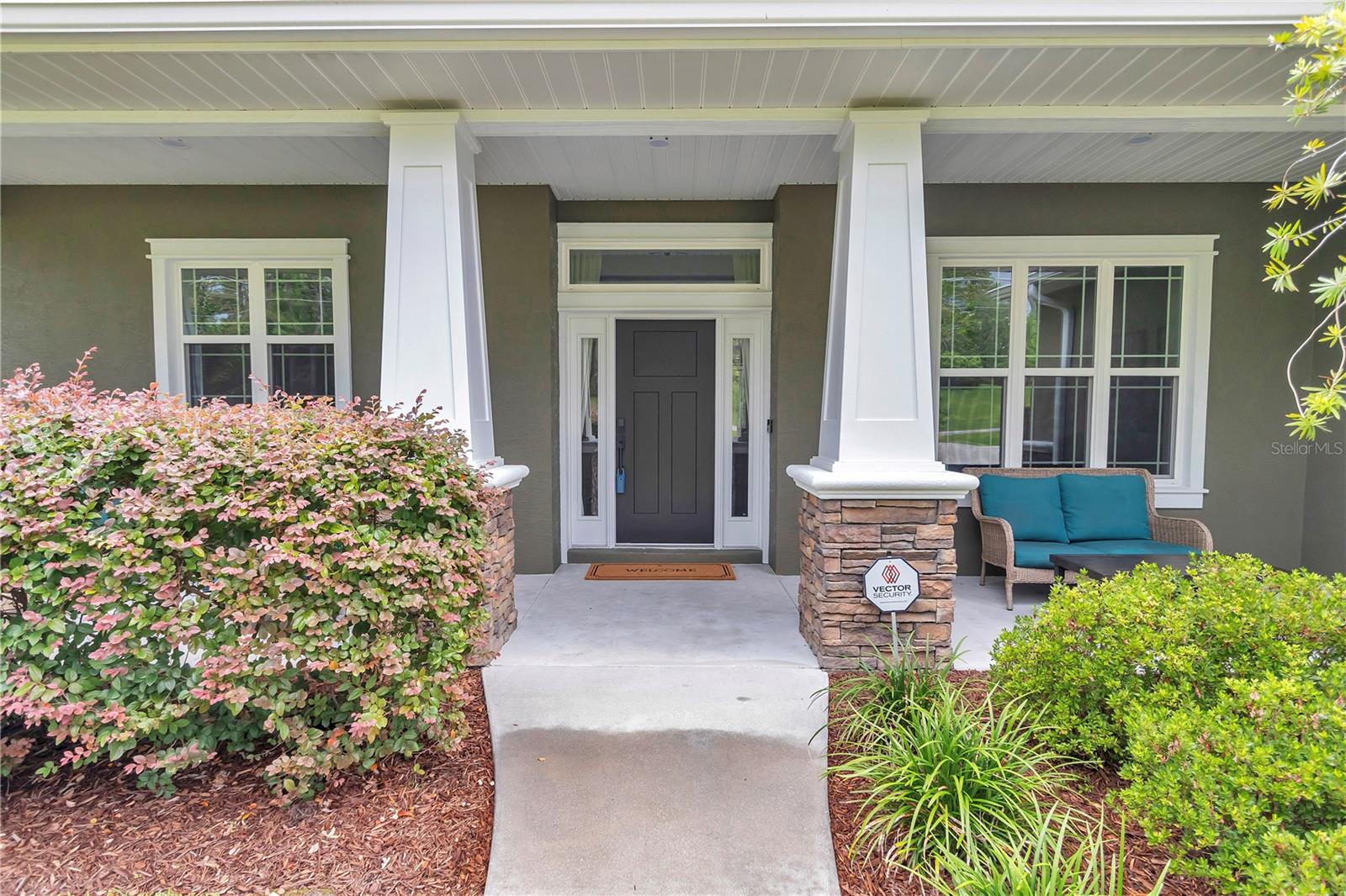 Listing photo id 15 for 3196 Mustang Boulevard