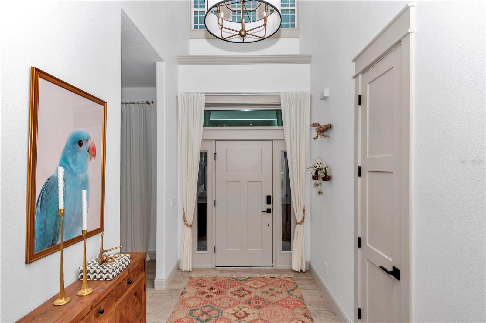 Listing photo id 18 for 3196 Mustang Boulevard