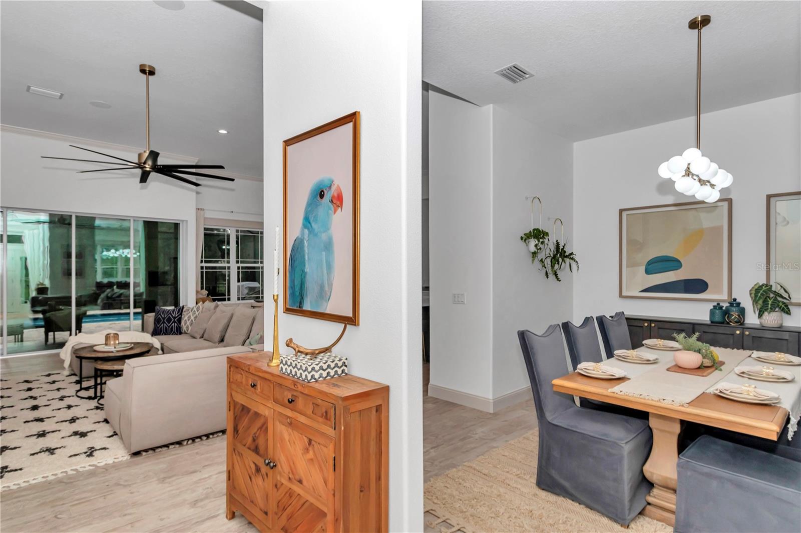 Listing photo id 19 for 3196 Mustang Boulevard