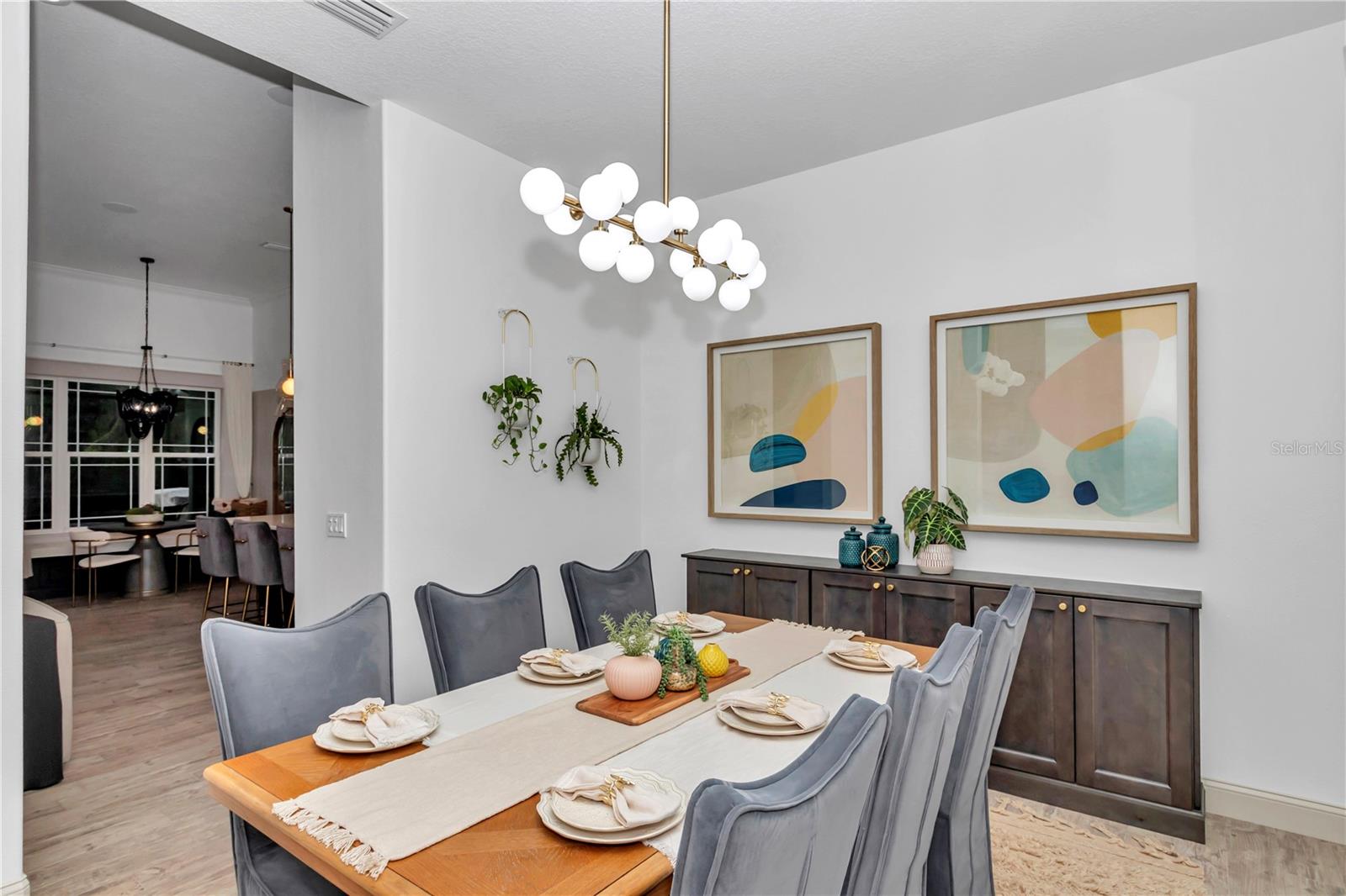 Listing photo id 21 for 3196 Mustang Boulevard