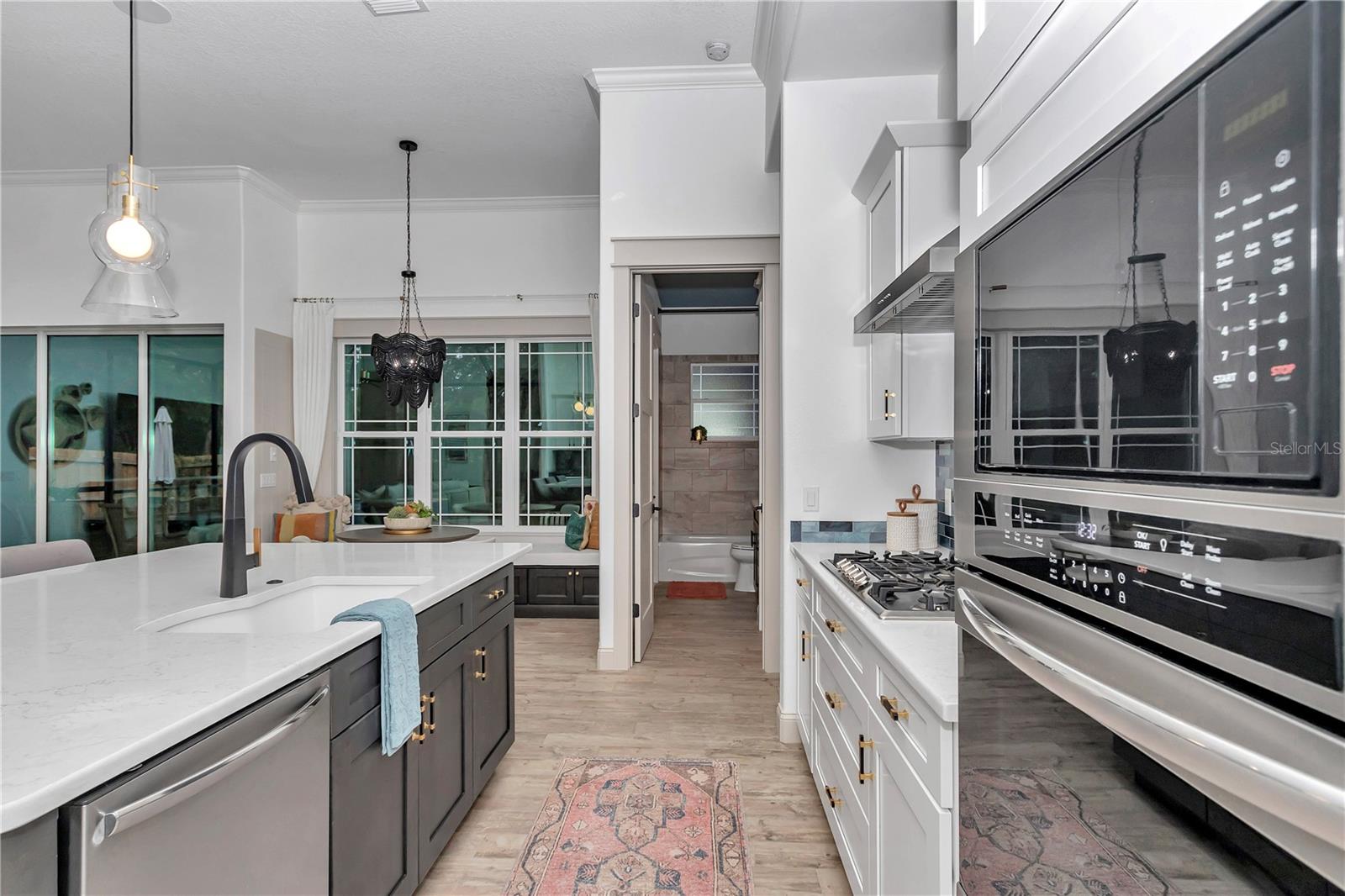 Listing photo id 24 for 3196 Mustang Boulevard