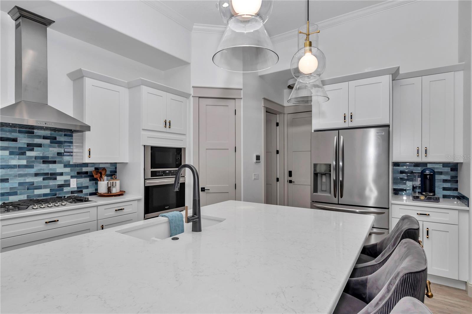 Listing photo id 25 for 3196 Mustang Boulevard