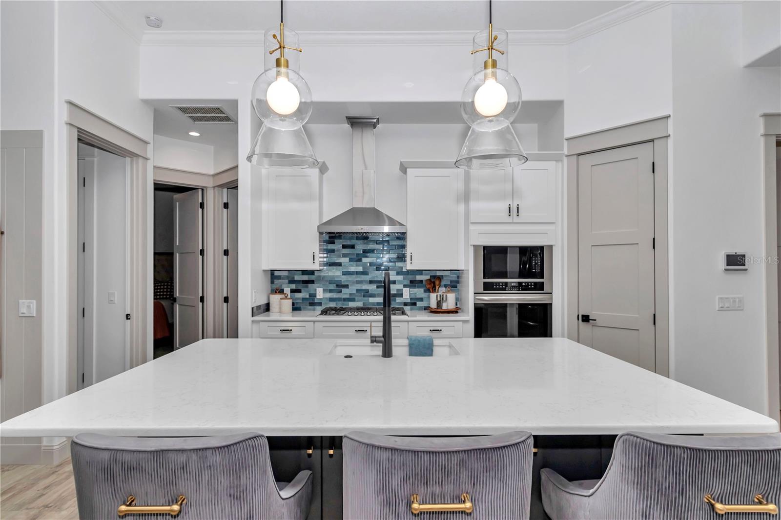 Listing photo id 27 for 3196 Mustang Boulevard