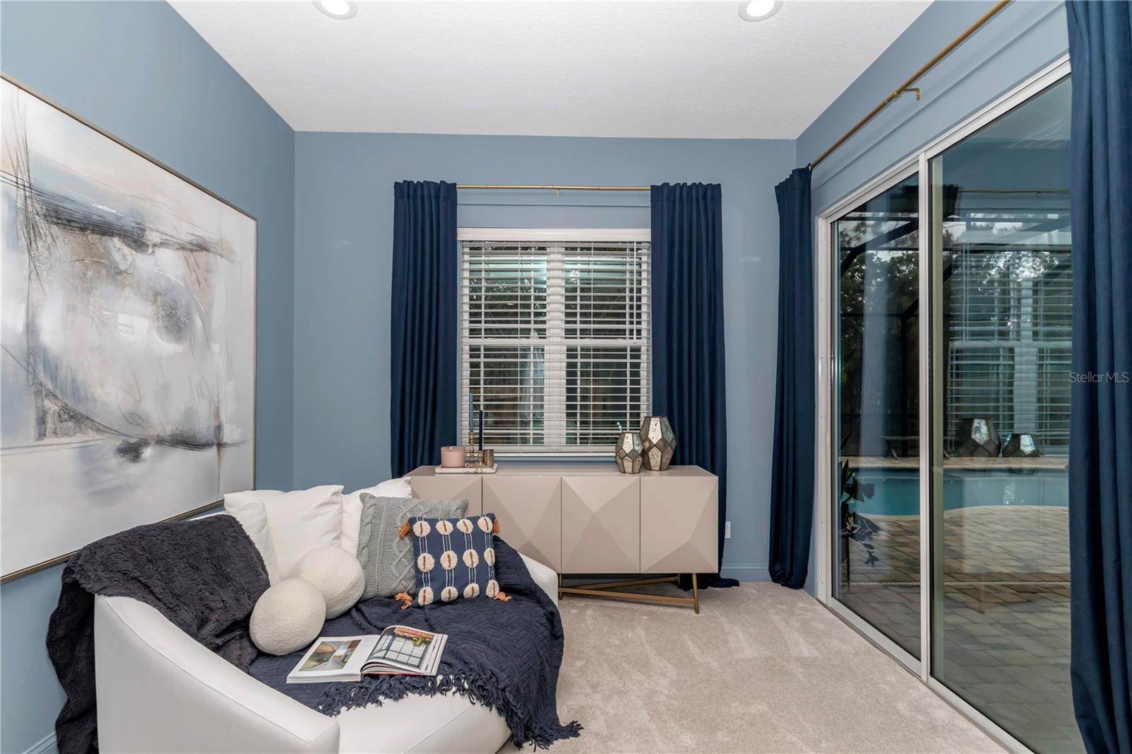Listing photo id 30 for 3196 Mustang Boulevard