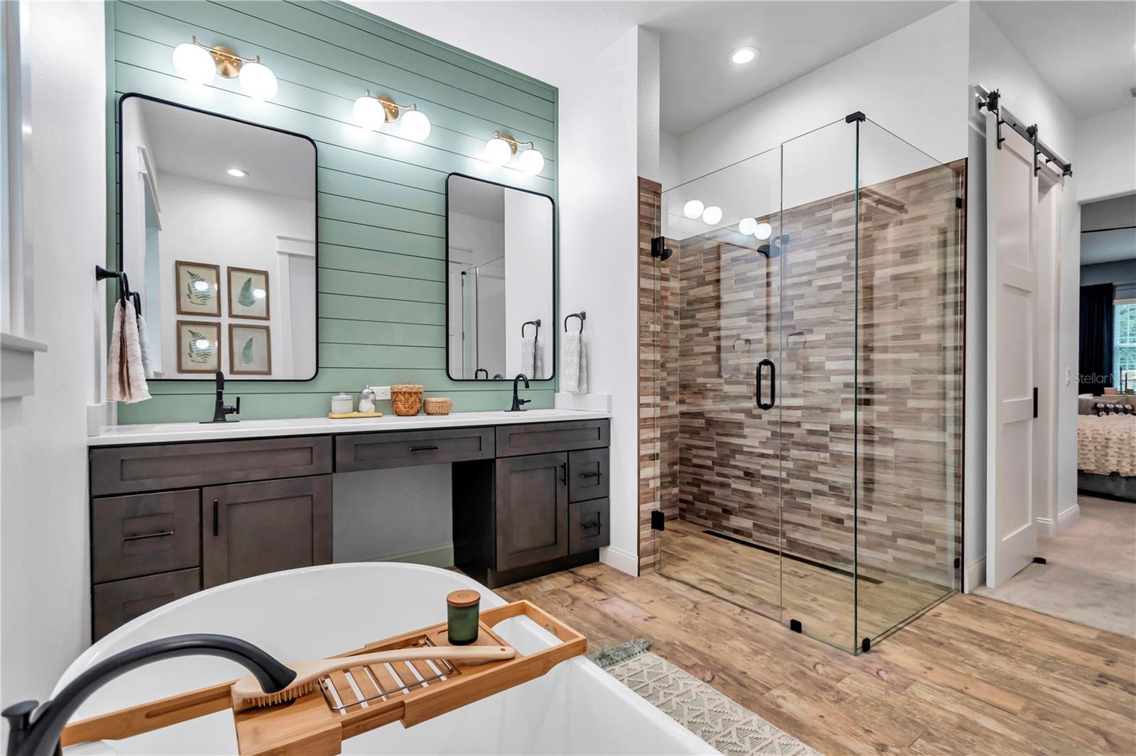 Listing photo id 36 for 3196 Mustang Boulevard