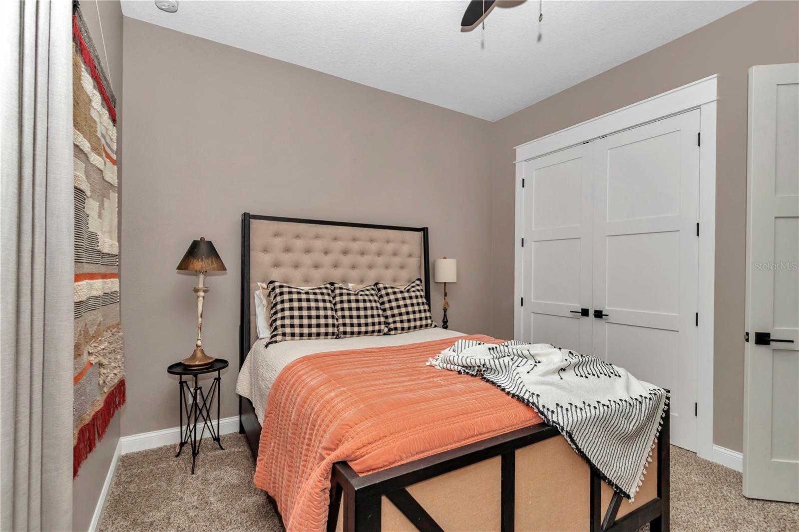 Listing photo id 37 for 3196 Mustang Boulevard
