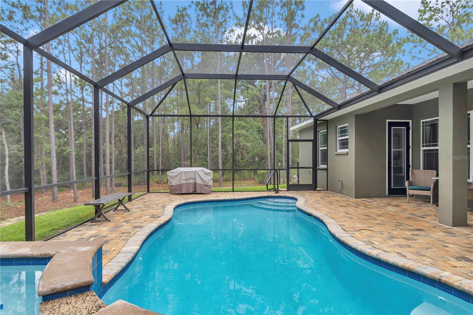 Listing photo id 44 for 3196 Mustang Boulevard
