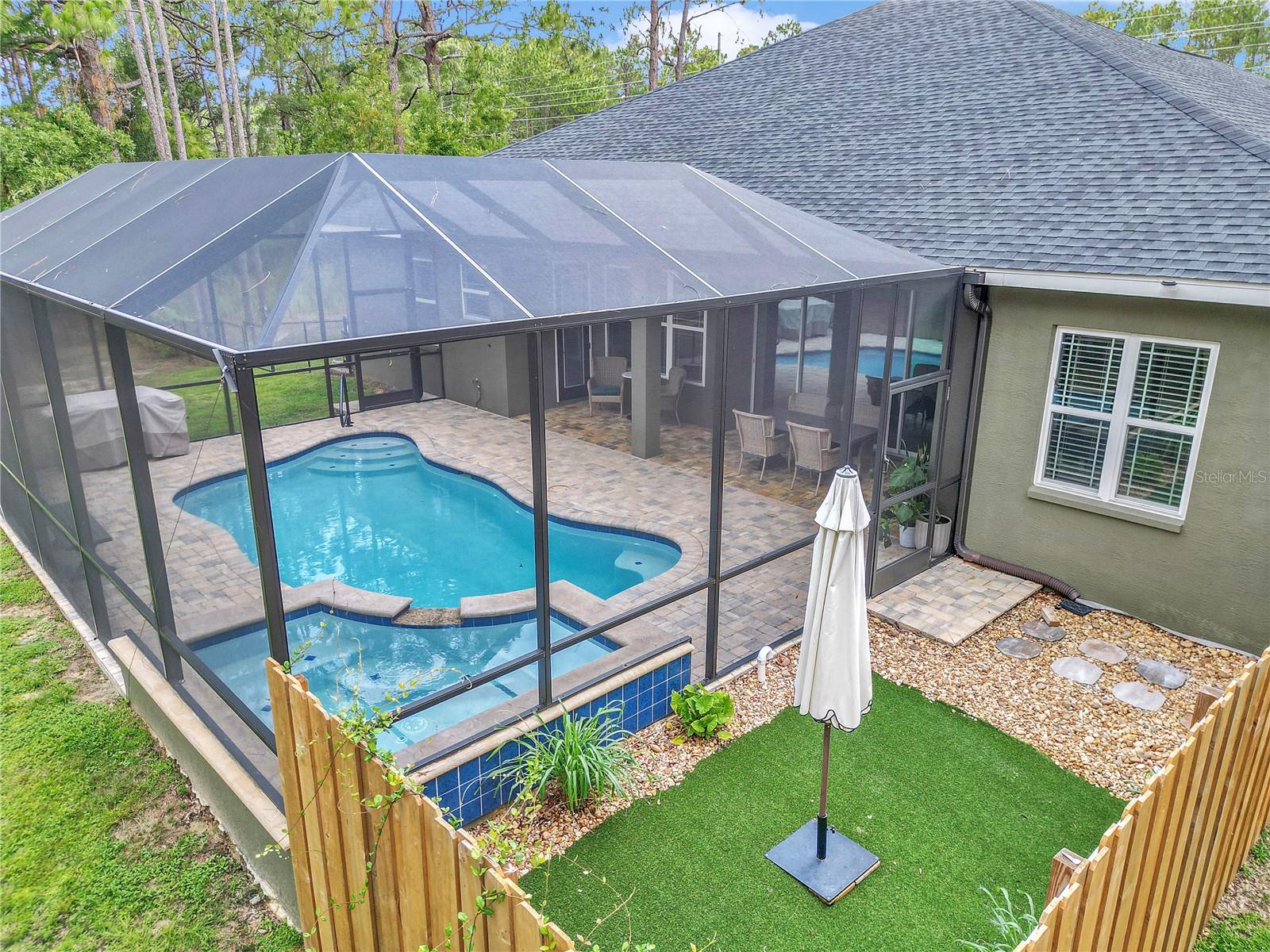 Listing photo id 47 for 3196 Mustang Boulevard