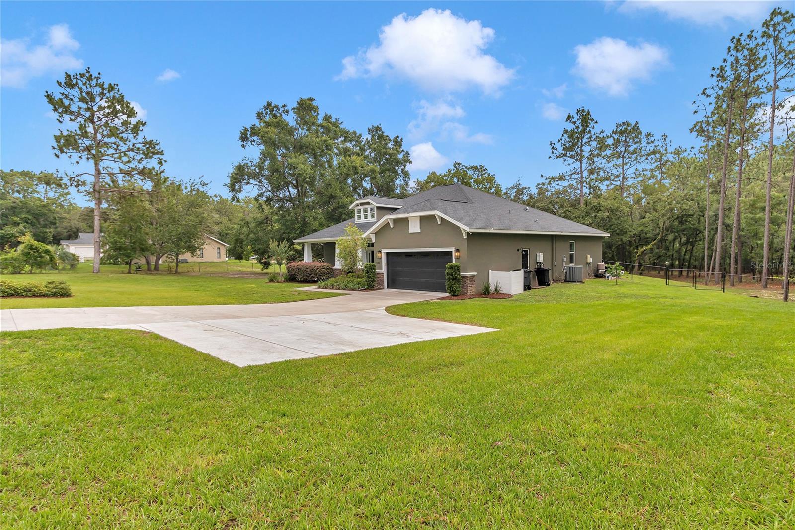 Listing photo id 54 for 3196 Mustang Boulevard