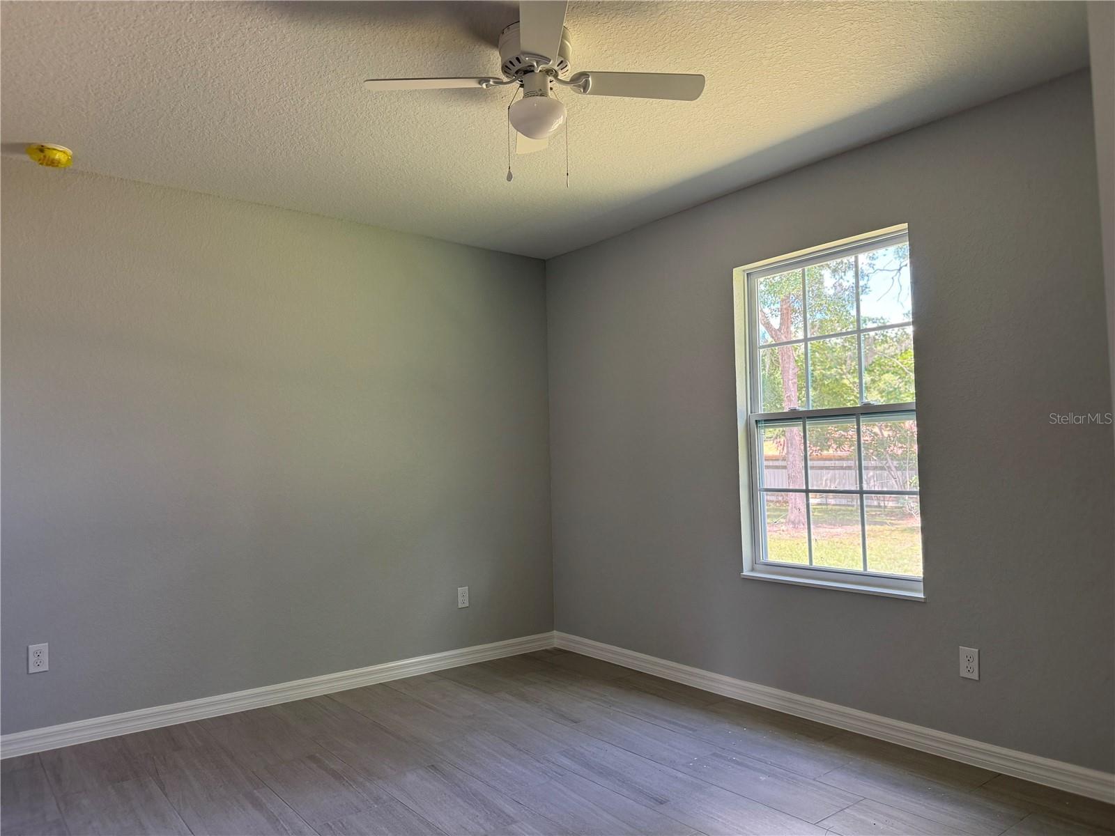 Image 21 of 24 For 6422 62nd Avenue