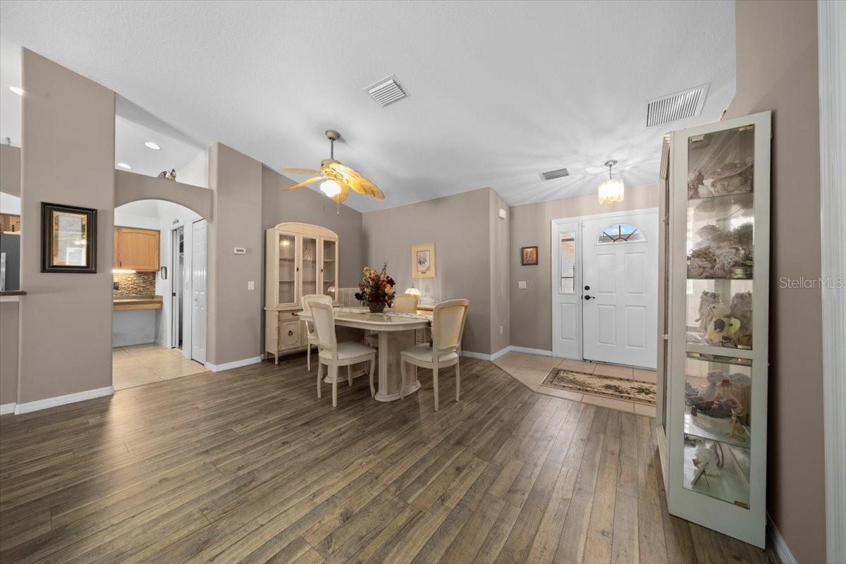 Listing photo id 14 for 15776 11th Terrace Road