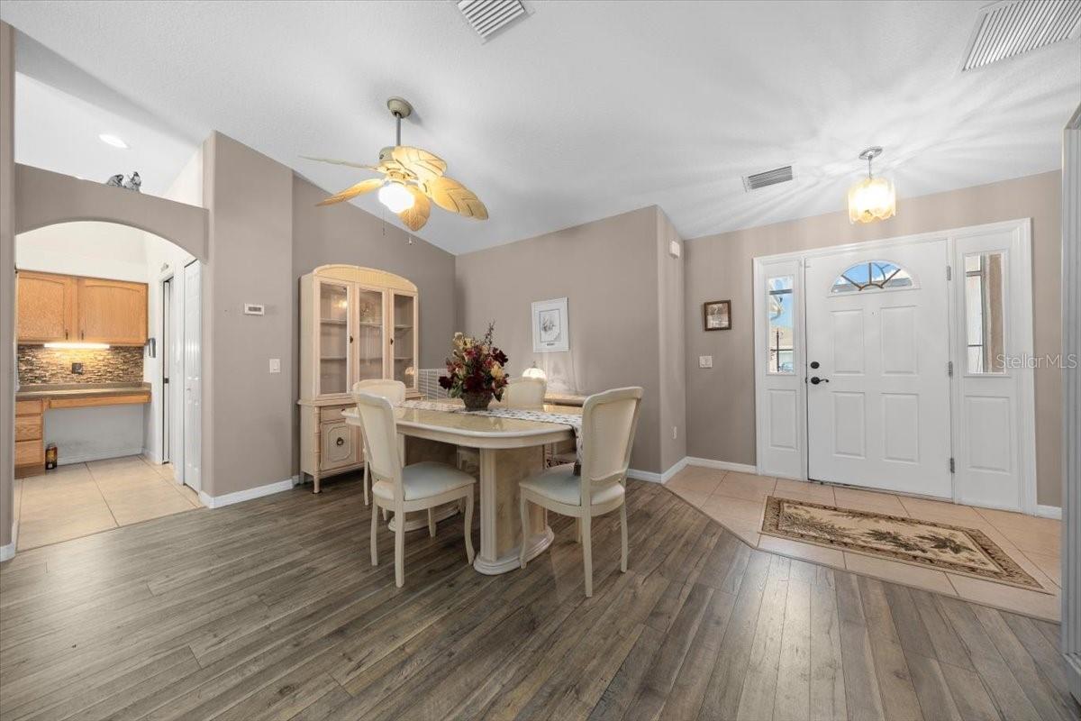 Listing photo id 16 for 15776 11th Terrace Road