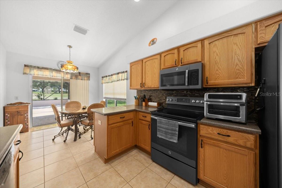 Listing photo id 25 for 15776 11th Terrace Road