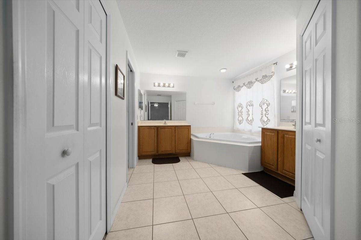 Listing photo id 35 for 15776 11th Terrace Road