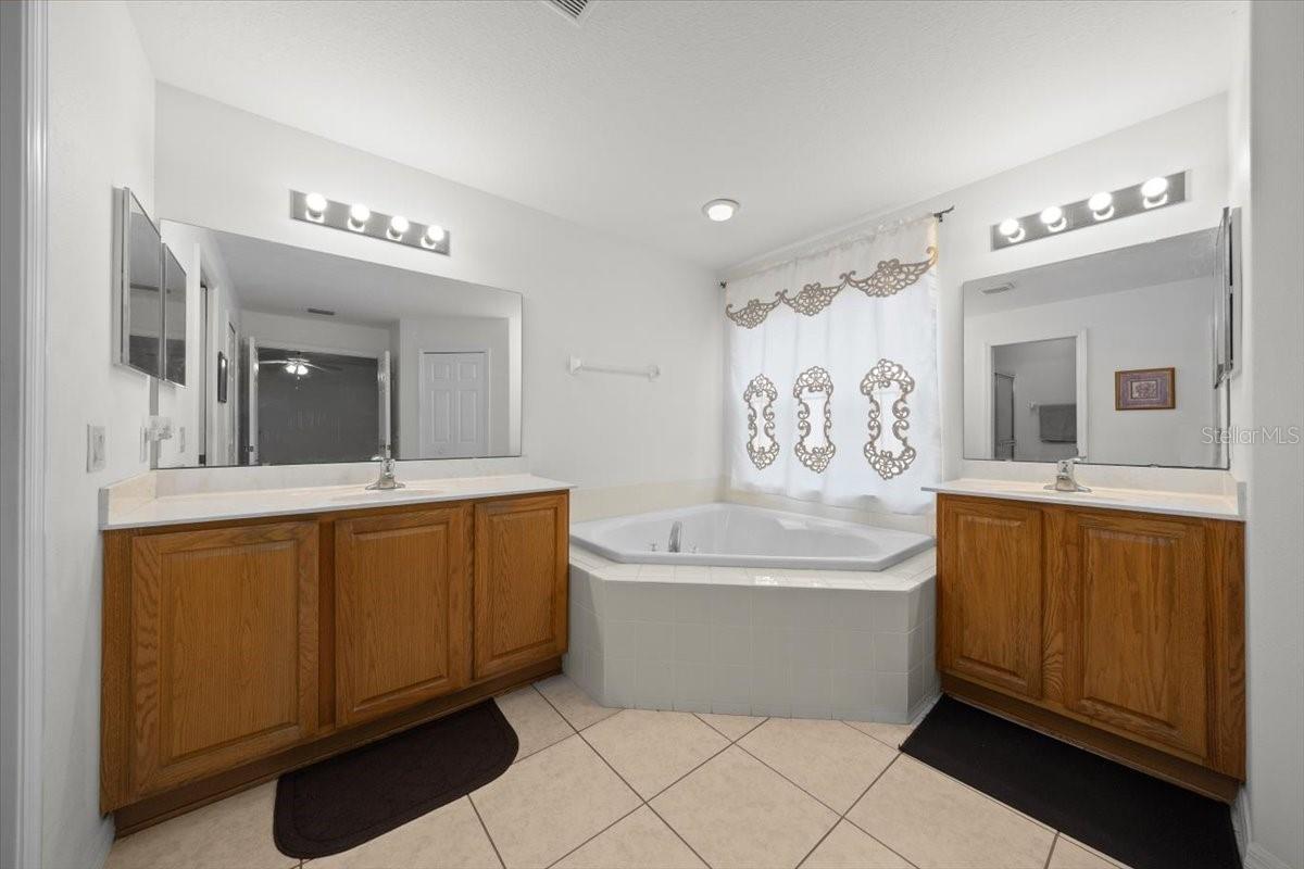 Listing photo id 36 for 15776 11th Terrace Road