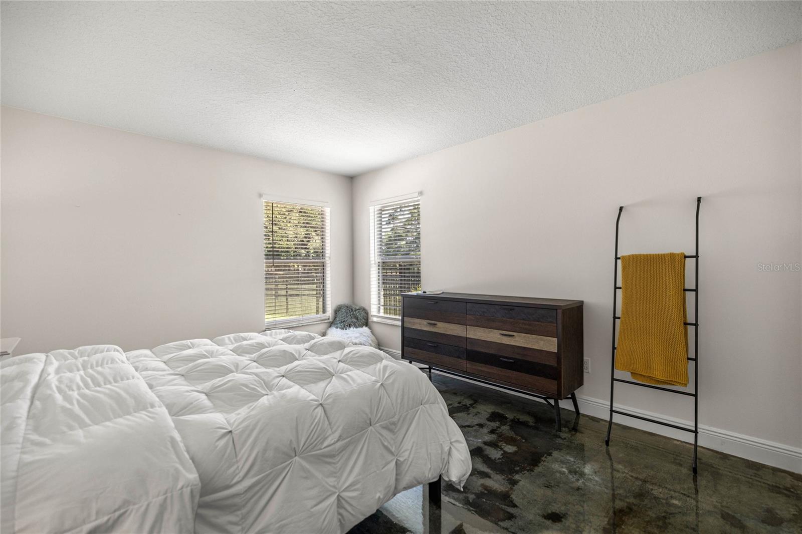 Image 31 of 75 For 11615 35th Street