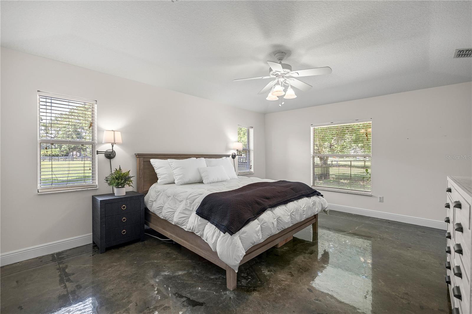 Image 33 of 75 For 11615 35th Street