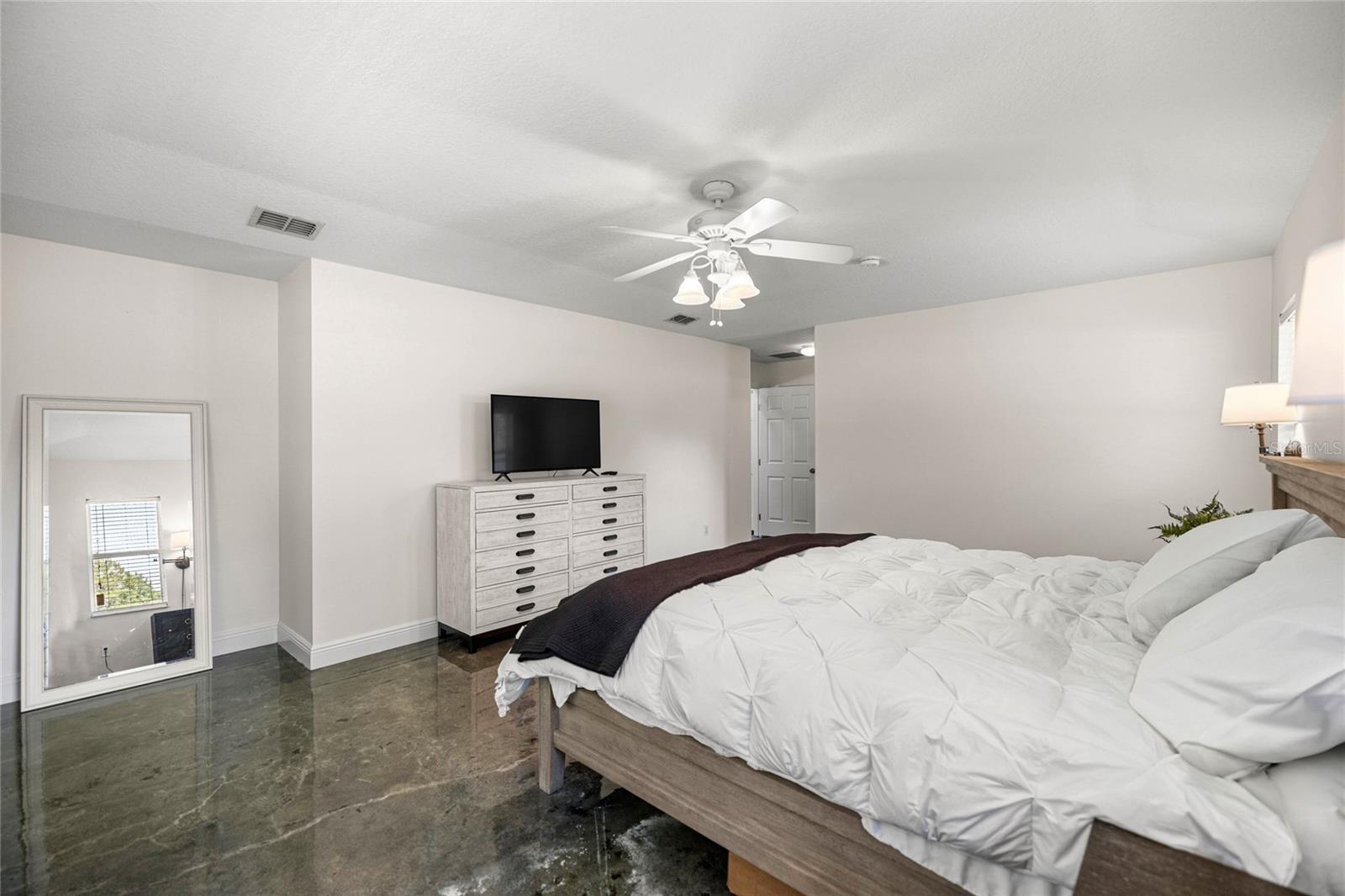 Image 34 of 75 For 11615 35th Street