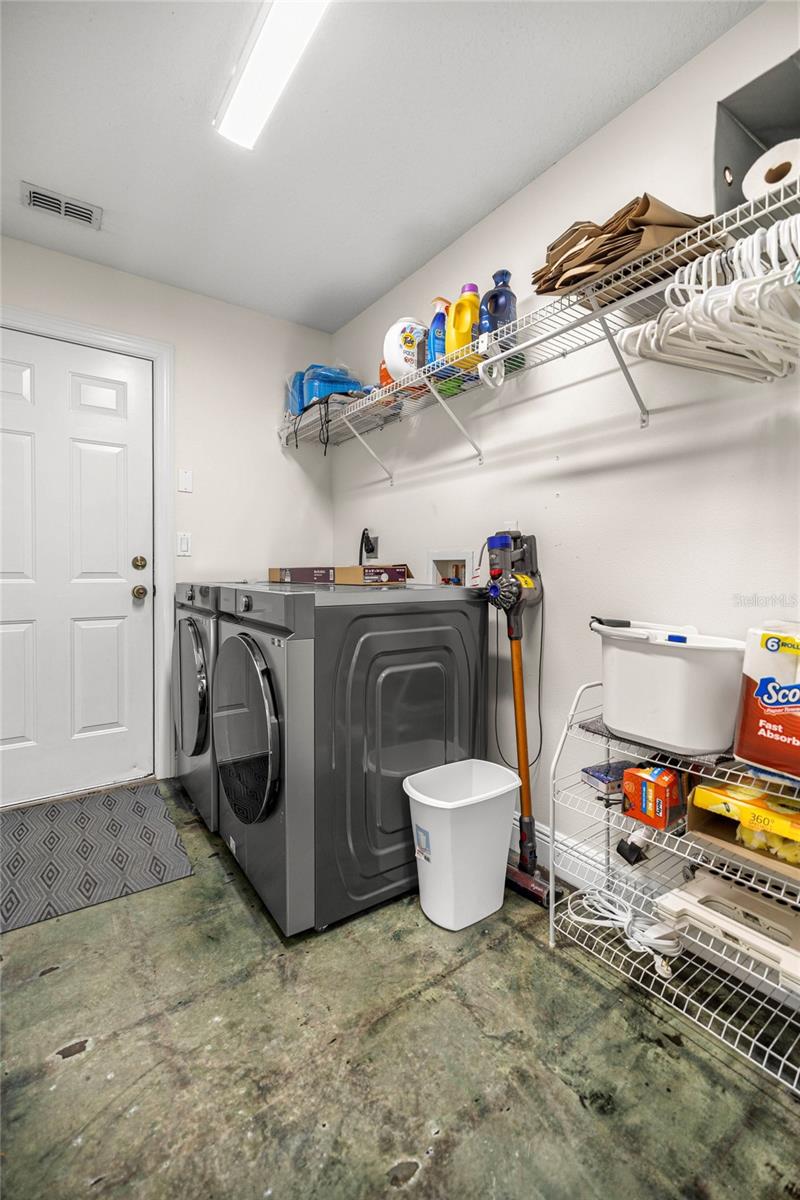 Image 39 of 75 For 11615 35th Street