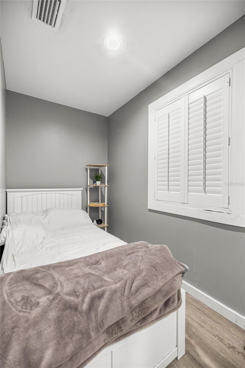 Image 63 of 75 For 11615 35th Street