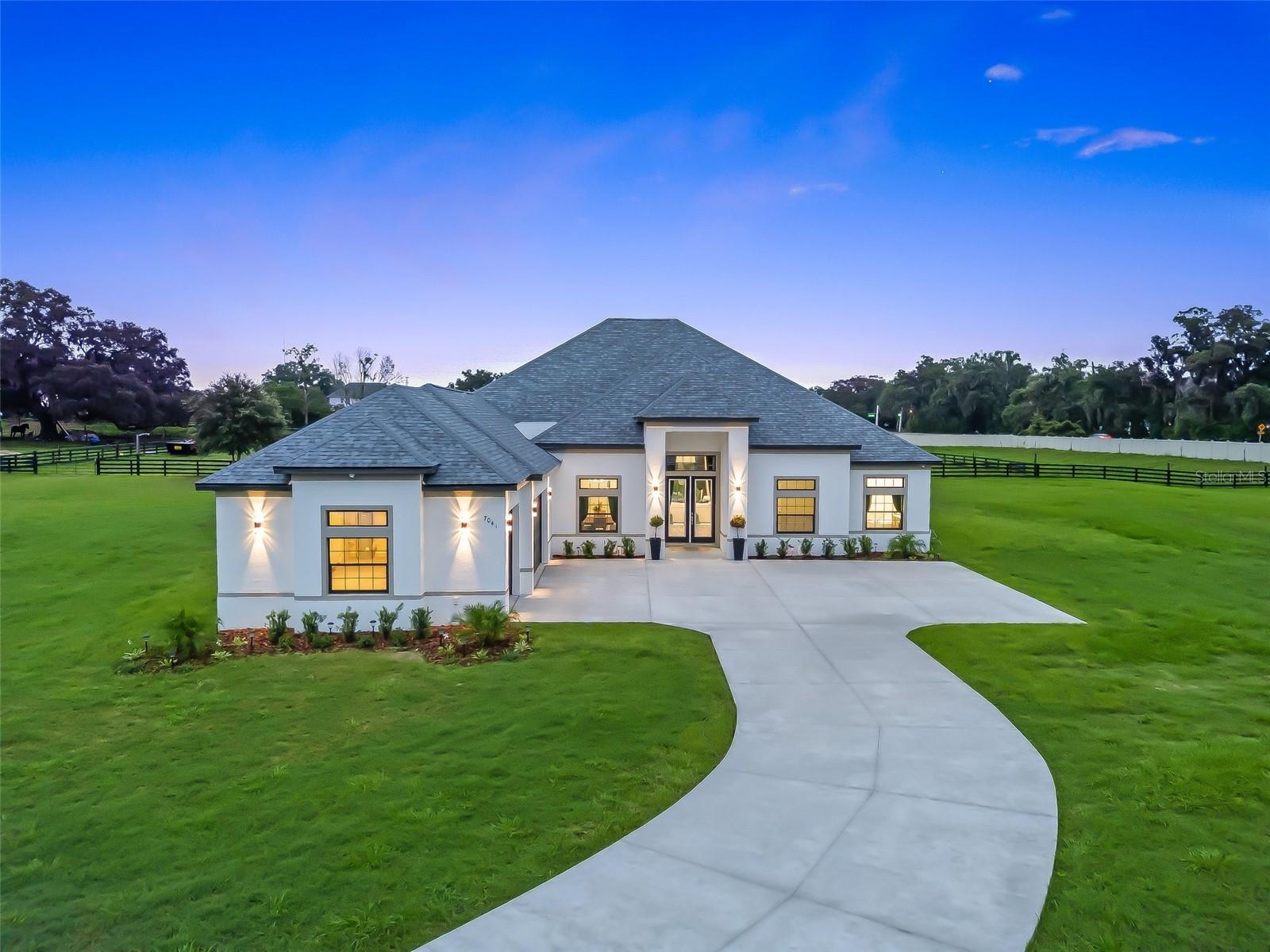 Image 12 of 73 For 7041 22nd Court Road