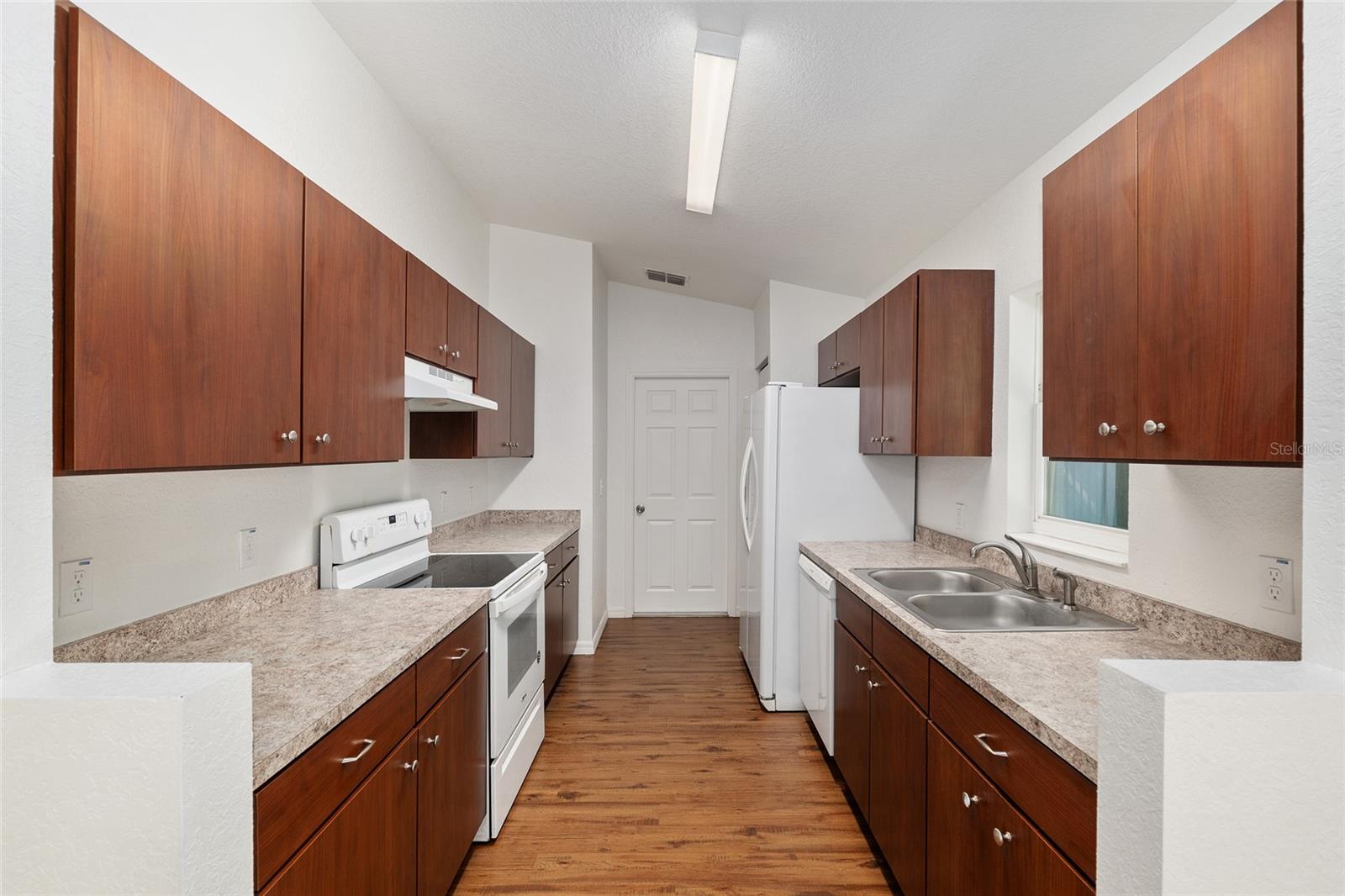 Image 13 of 35 For 5740 61st Street