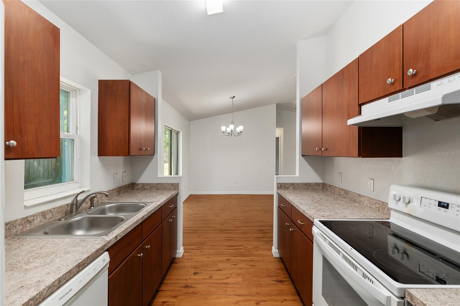 Image 16 of 35 For 5740 61st Street