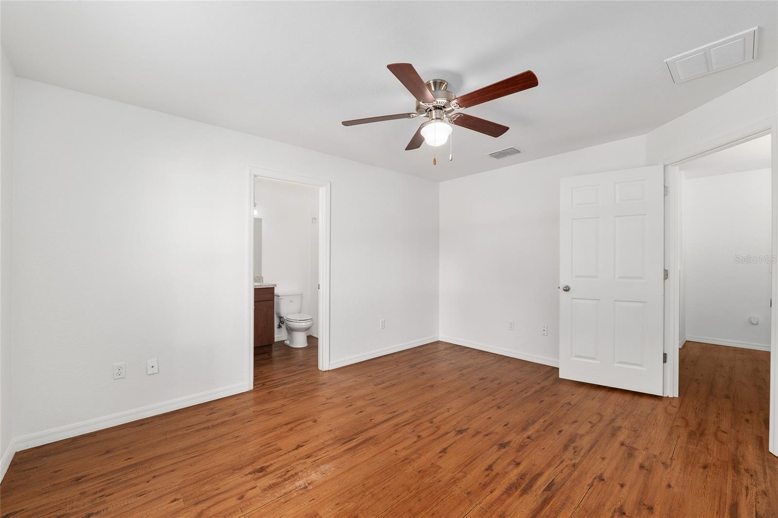 Image 18 of 35 For 5740 61st Street