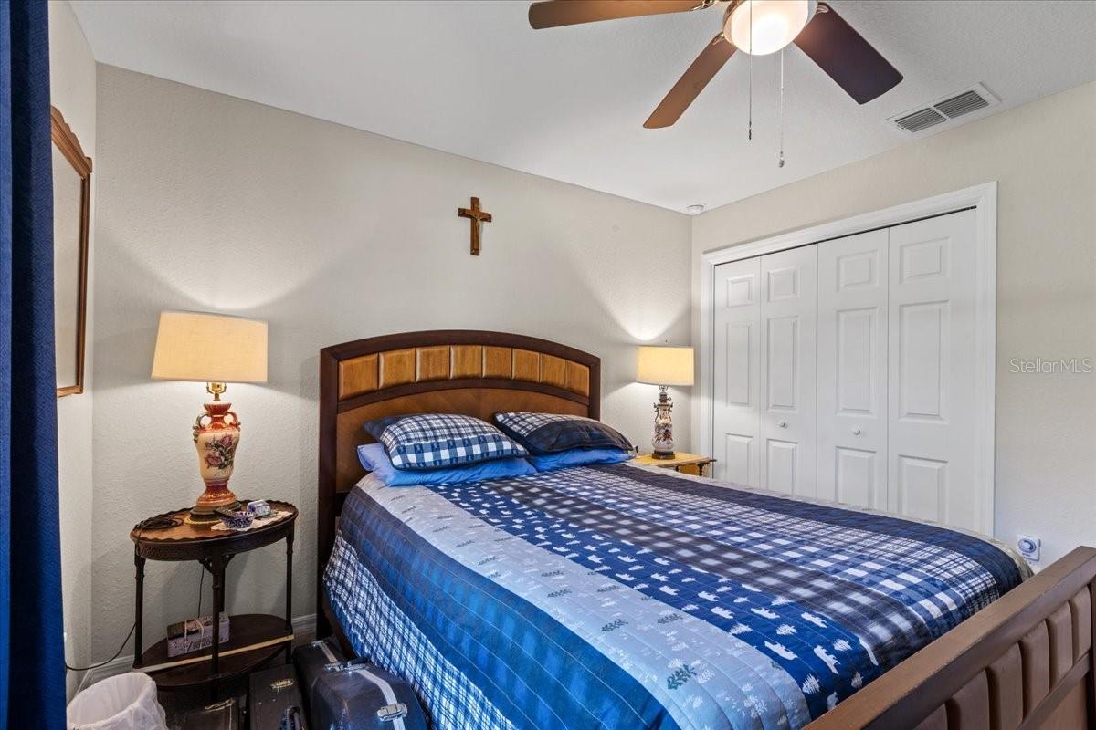 Listing photo id 19 for 4661 Gardenia Court