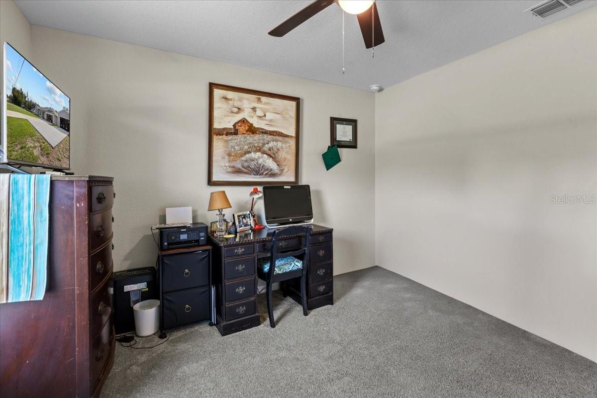 Listing photo id 23 for 4661 Gardenia Court