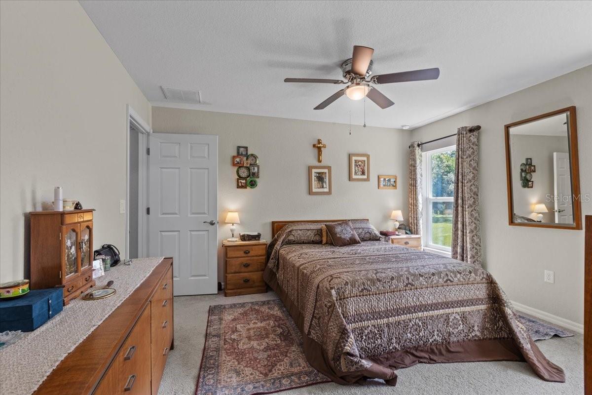 Listing photo id 28 for 4661 Gardenia Court