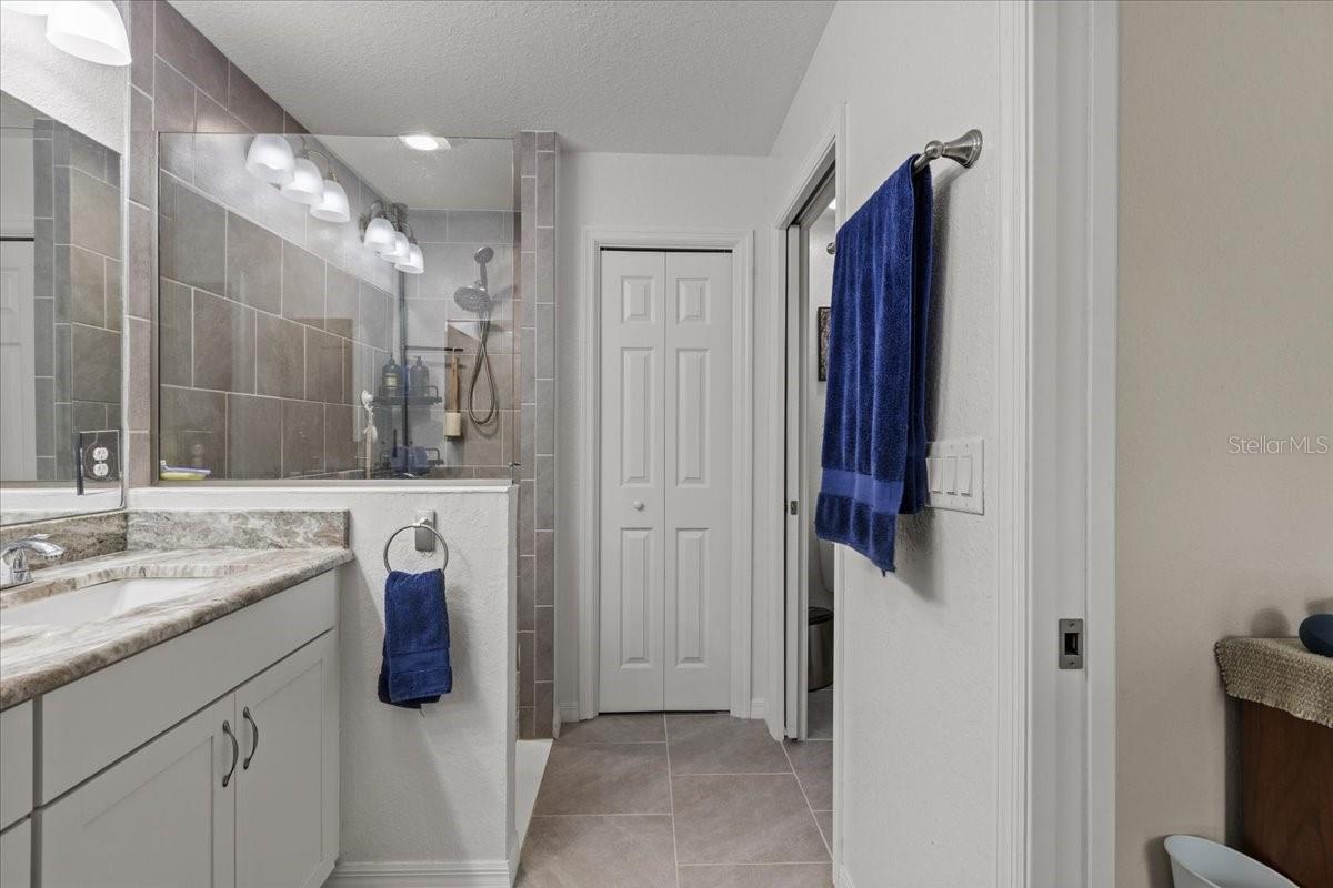 Listing photo id 29 for 4661 Gardenia Court