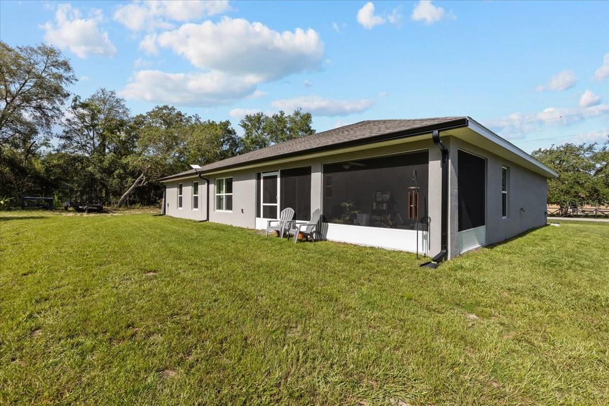Listing photo id 36 for 4661 Gardenia Court