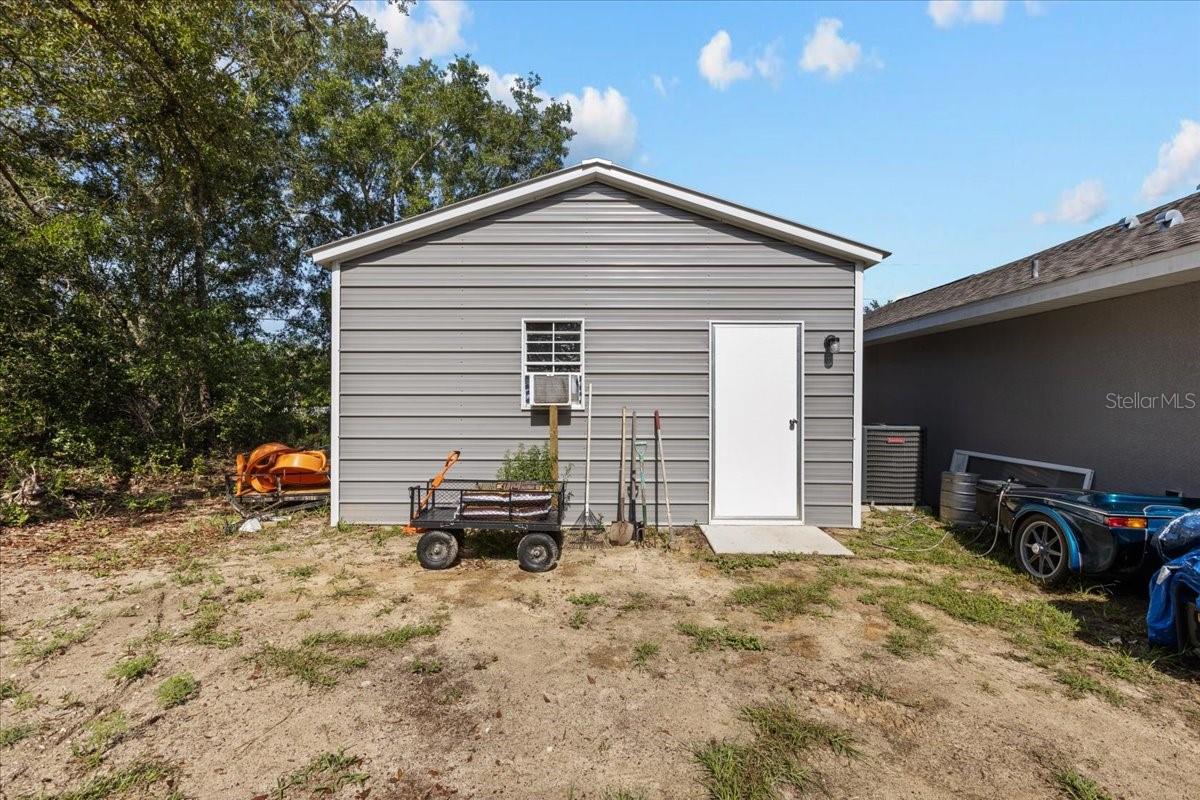 Listing photo id 39 for 4661 Gardenia Court