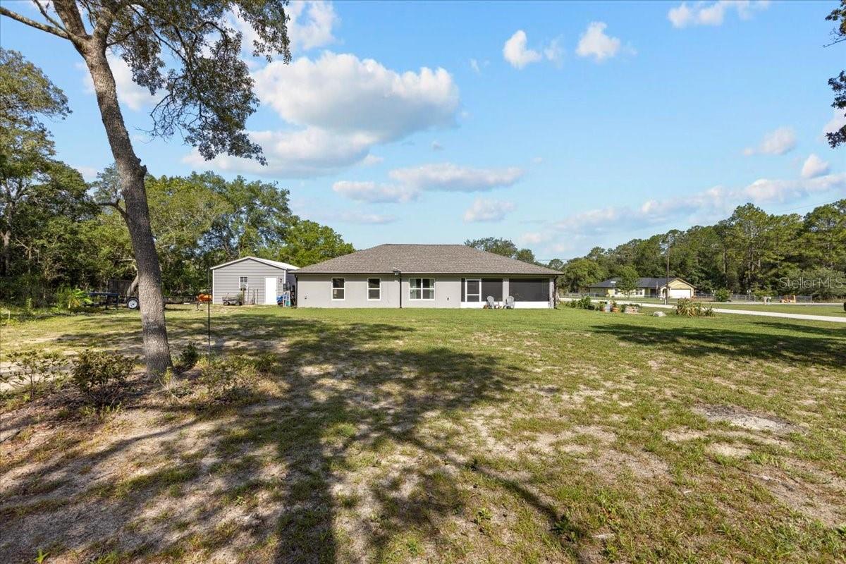 Listing photo id 40 for 4661 Gardenia Court