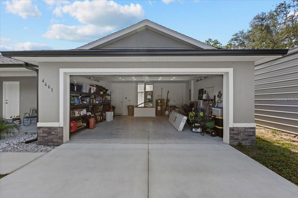 Listing photo id 4 for 4661 Gardenia Court