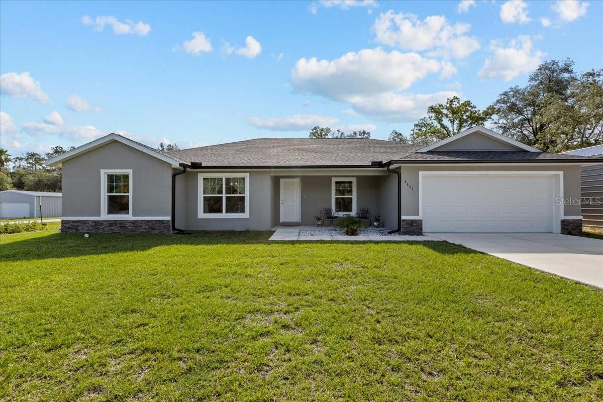 Listing photo id 6 for 4661 Gardenia Court