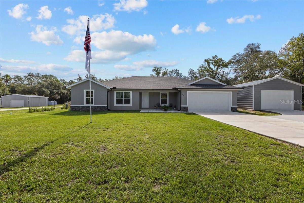 Listing photo id 7 for 4661 Gardenia Court