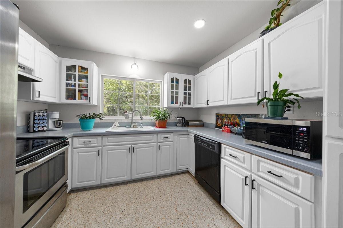 Image 12 of 40 For 2340 14th Avenue
