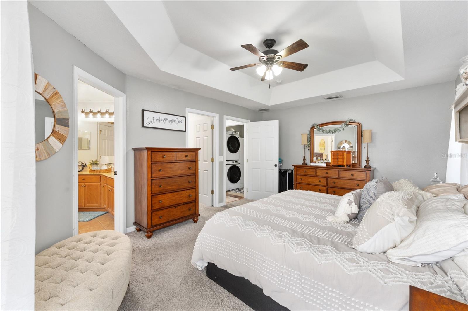 Listing photo id 18 for 6362 Walter Terrace