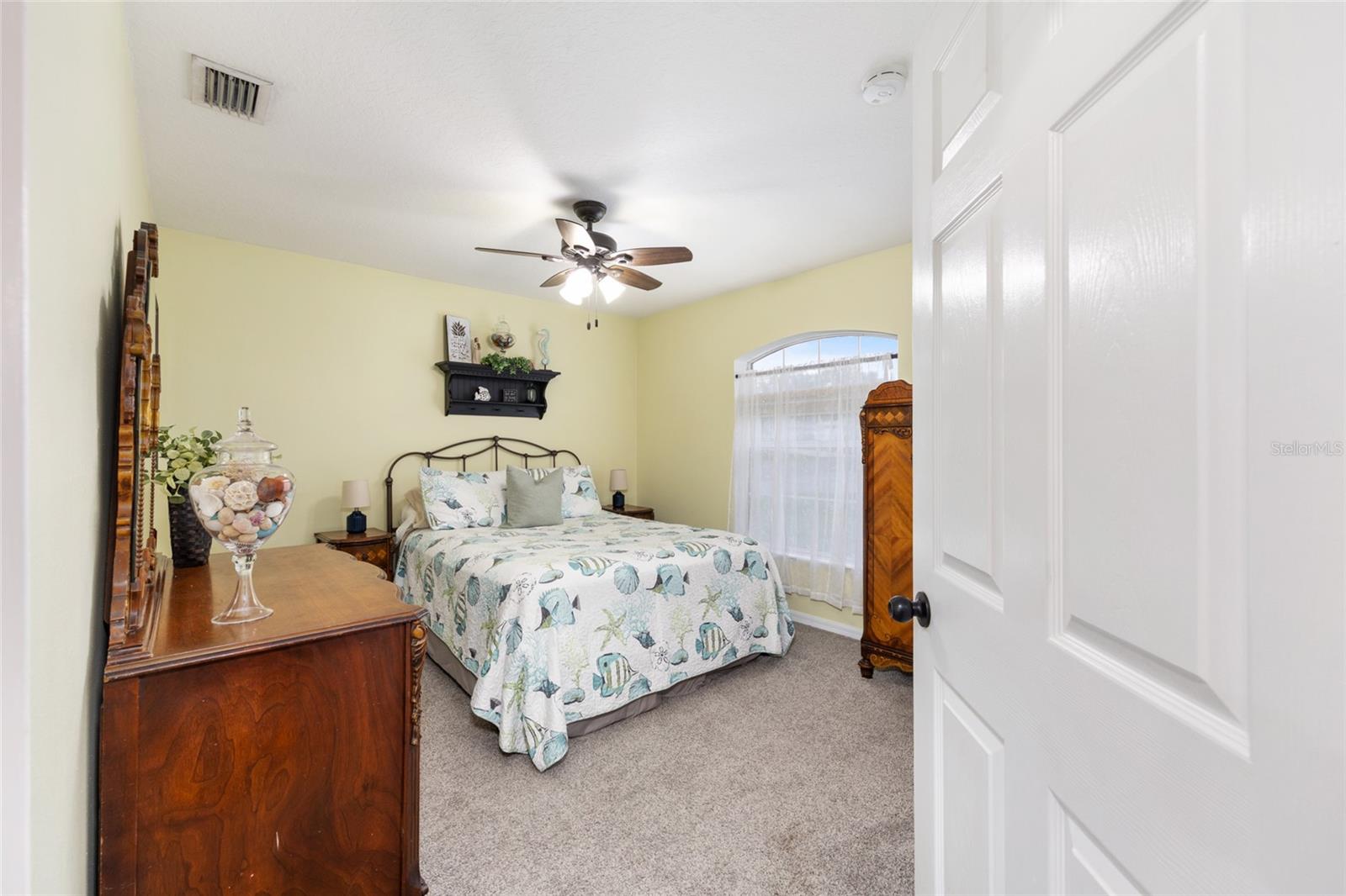 Listing photo id 24 for 6362 Walter Terrace